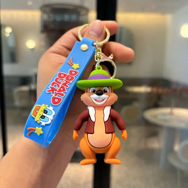 New classic cartoon Donald Duck Daisy keychain cute Disney cartoon character keychain pendant ornaments car keychain