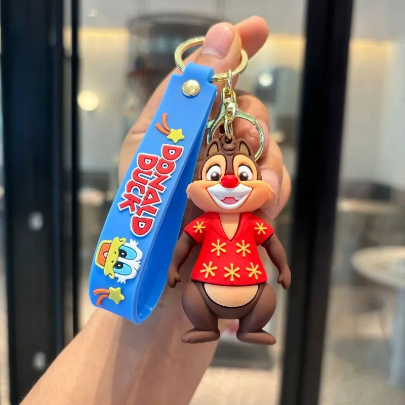 New classic cartoon Donald Duck Daisy keychain cute Disney cartoon character keychain pendant ornaments car keychain
