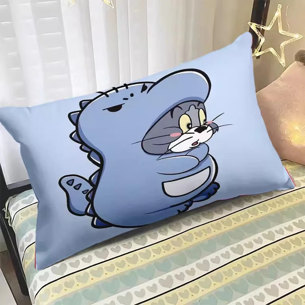 Tom and Jerry hug pillowcase surrounding cartoon Tom and Jerry long pillowcase sofa pillowcase children's holiday gift