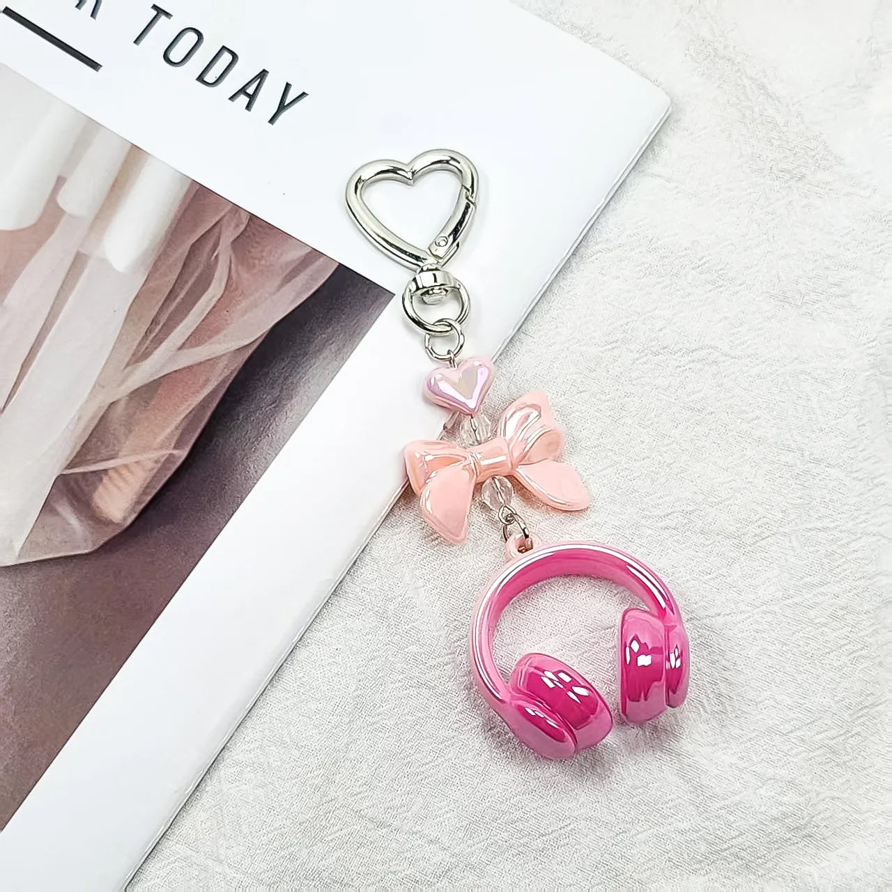Cute Creative 3D Earphones Pendant Keychain Mobile Phone Chain Earphone Charm Backpack Hanging Decoration Accessories Gifts
