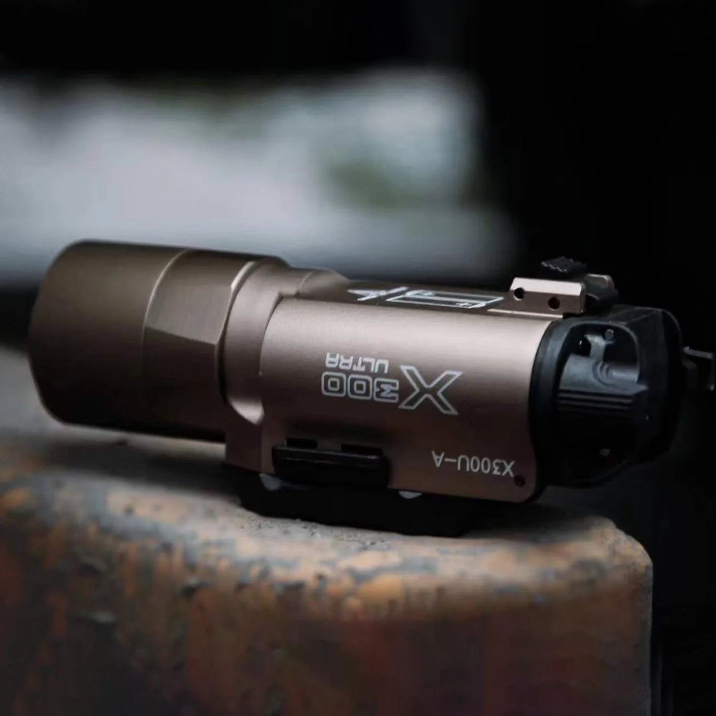 Surefir X300U Scout Light Gun Light Lanterna Rifle Strobe Flashlight Fit 20mm Rail Airsoft Hanging  FlashlightHunting