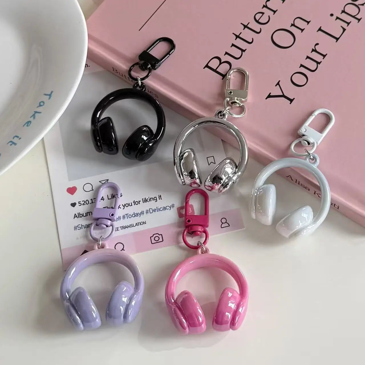 Cute Creative 3D Earphones Pendant Keychain Mobile Phone Chain Earphone Charm Backpack Hanging Decoration Accessories Gifts
