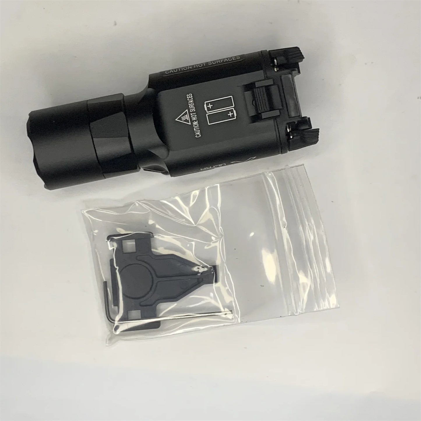 Surefir X300U Scout Light Gun Light Lanterna Rifle Strobe Flashlight Fit 20mm Rail Airsoft Hanging  FlashlightHunting