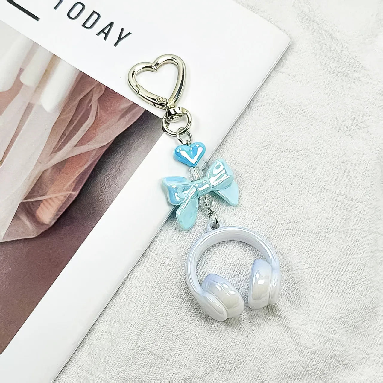Cute Creative 3D Earphones Pendant Keychain Mobile Phone Chain Earphone Charm Backpack Hanging Decoration Accessories Gifts