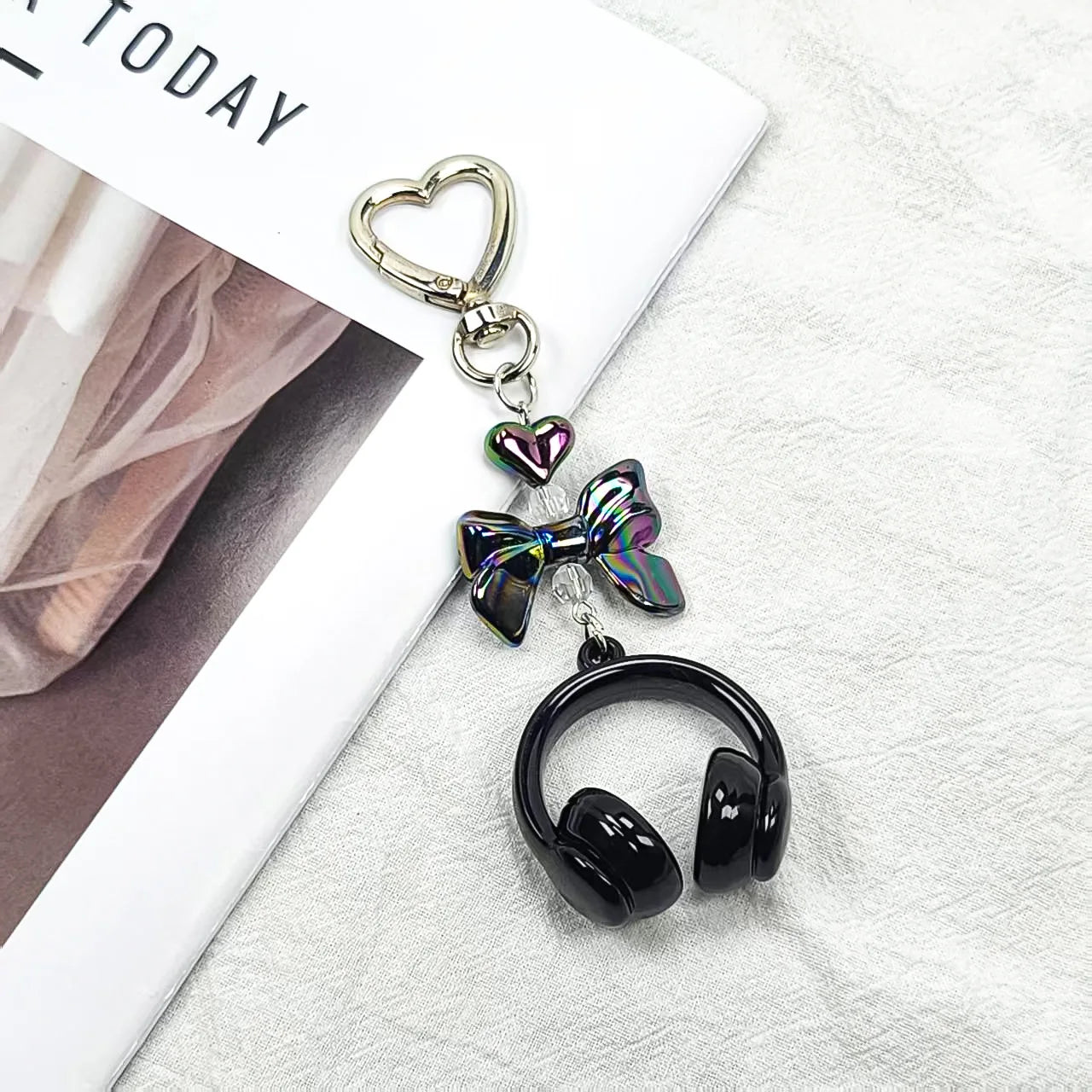 Cute Creative 3D Earphones Pendant Keychain Mobile Phone Chain Earphone Charm Backpack Hanging Decoration Accessories Gifts